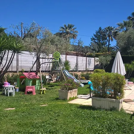 Parfums D'azur Bed and breakfast 3*